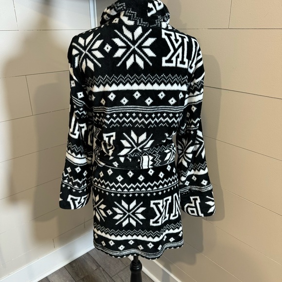 PINK by Victoria's Secret Fair Isle Robe - Medium / Large - Picture 3 of 5